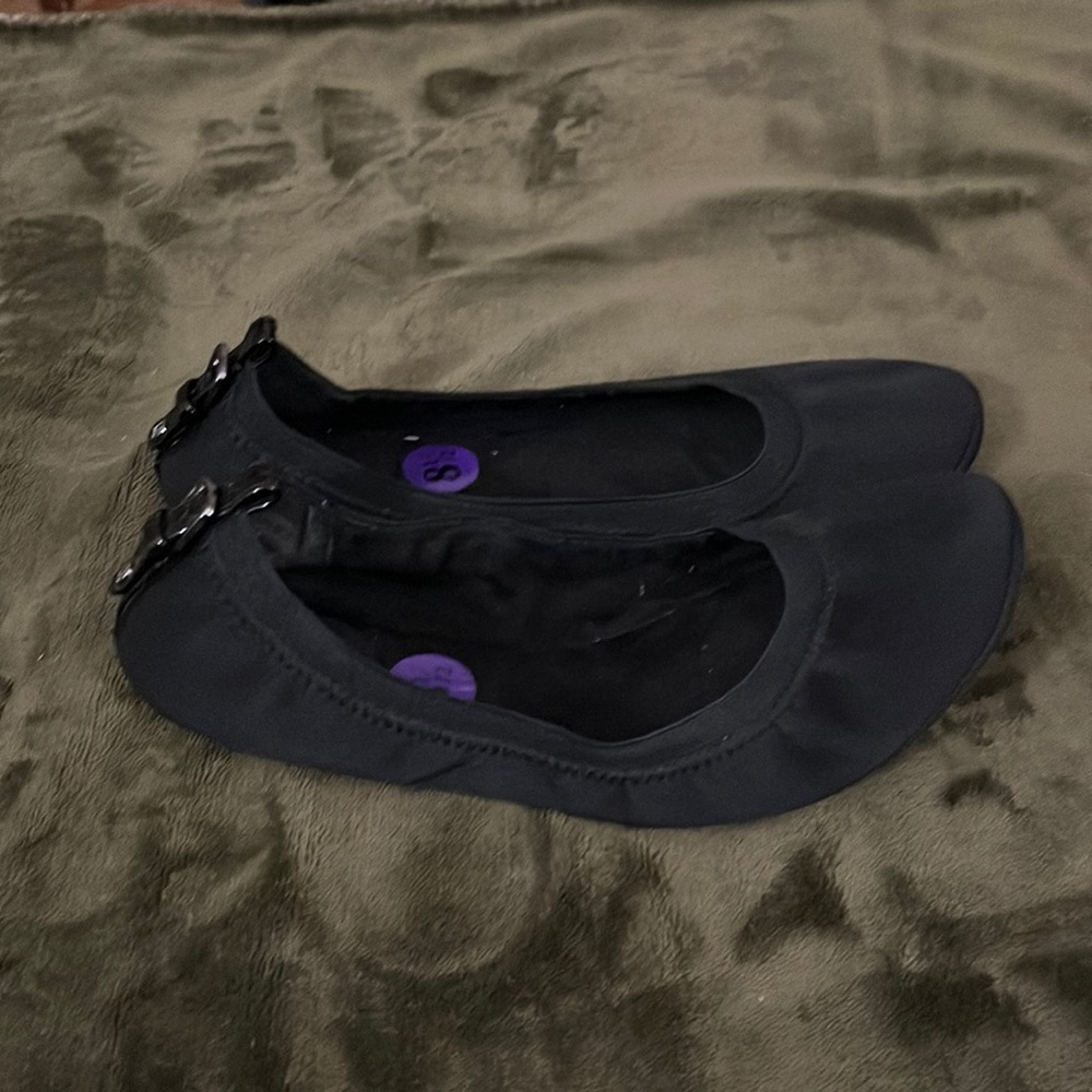 Bandolino black flat shoes